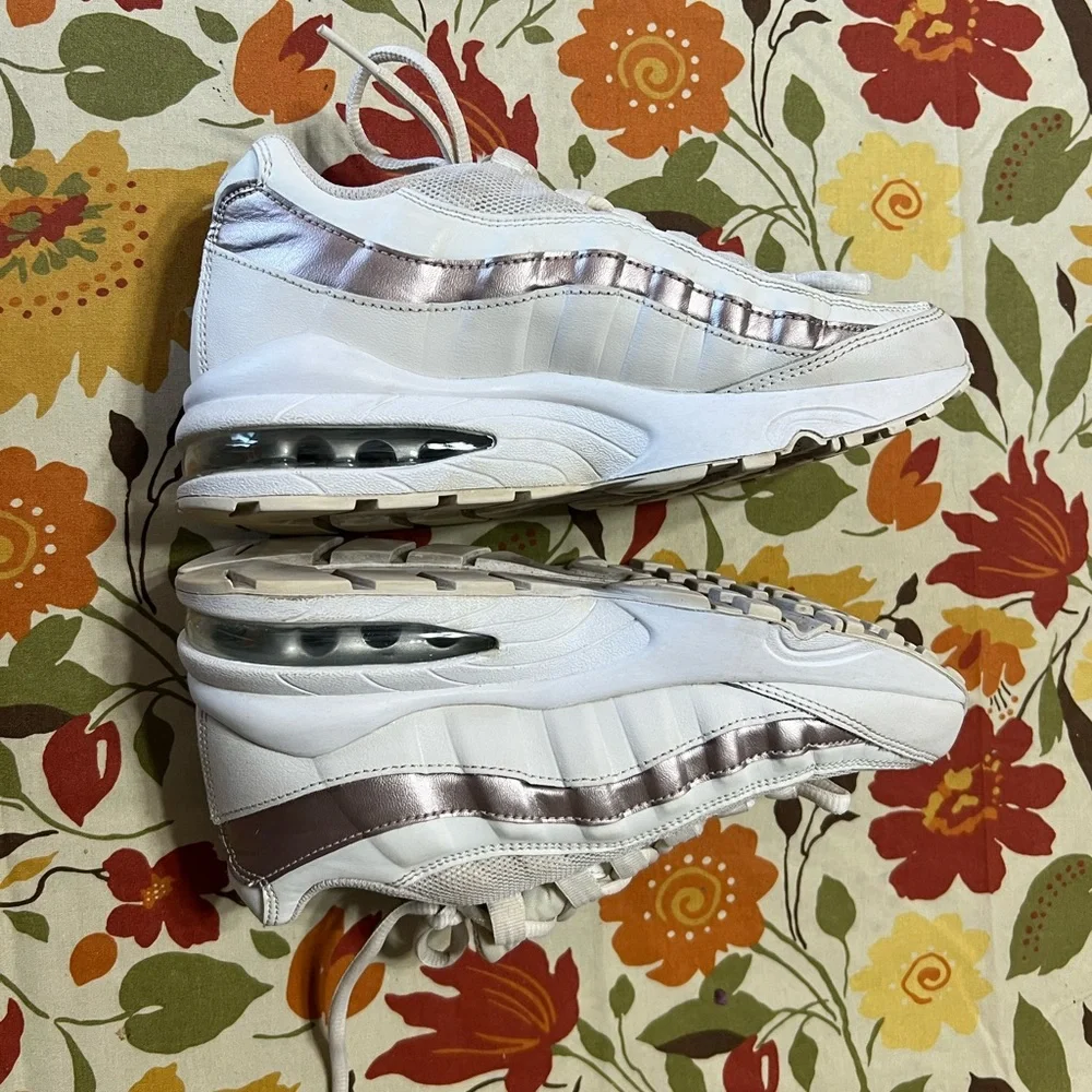 Nike Air Max '95 LE Phantom/Metallic Red Bronze-White 310830-015 5.5Y/7.0 Womens